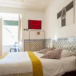 Appartamento Joivy Classic 3br With Workspace In Chiado, 2mins From Baixa-chiado Subway *