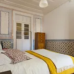 Joivy Classic 3br With Workspace In Chiado, 2mins From Baixa-chiado Subway *