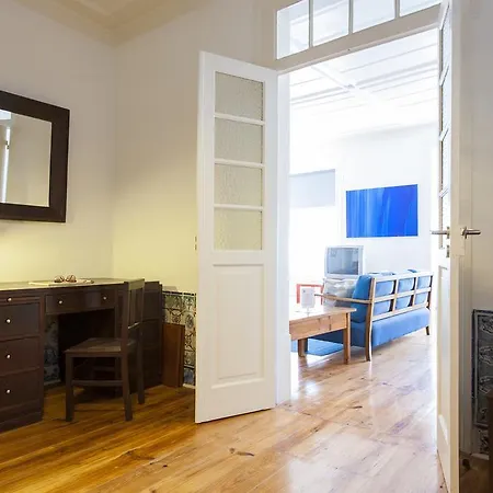 アパート Joivy Classic 3br With Workspace In Chiado, 2mins From Baixa-chiado Subway リスボン