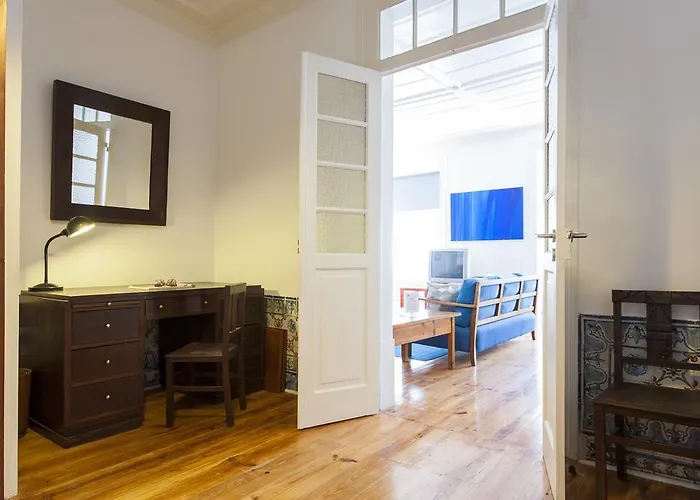 Appartement Joivy Classic 3br With Workspace In Chiado, 2mins From Baixa-chiado Subway Lisboa