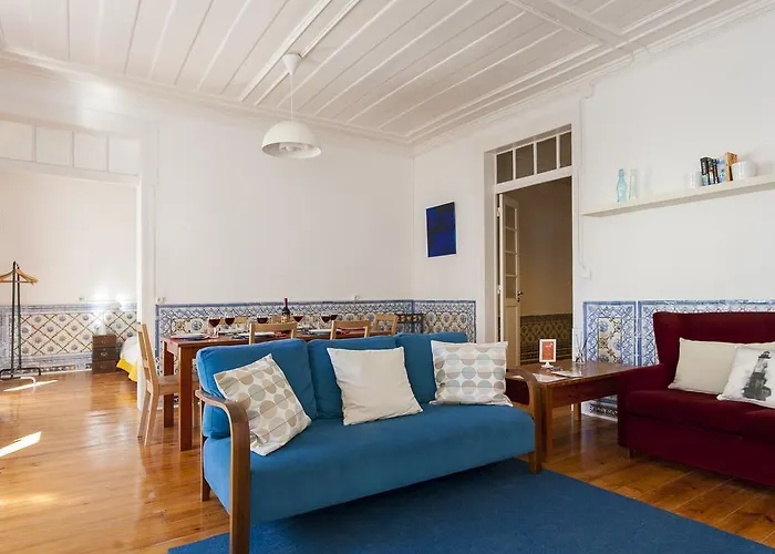 Appartement Joivy Classic 3br With Workspace In Chiado, 2mins From Baixa-chiado Subway
