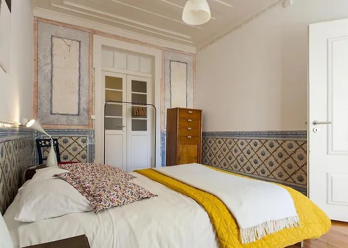 Joivy Classic 3br With Workspace In Chiado, 2mins From Baixa-chiado Subway *