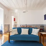 Joivy Classic 3br With Workspace In Chiado, 2mins From Baixa-chiado Subway Appartamento