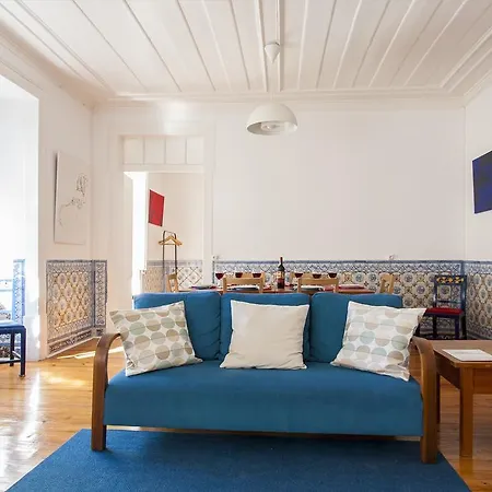 Joivy Classic 3Br Home With Workspace In Chiado, 2Mins From Baixa-Chiado Subway Lägenhet