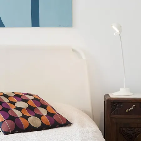 Joivy Classic 3br With Workspace In Chiado, 2mins From Baixa-chiado Subway Lisbona