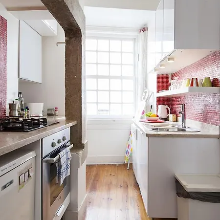 Joivy Classic 3br With Workspace In Chiado, 2mins From Baixa-chiado Subway * Lisbona