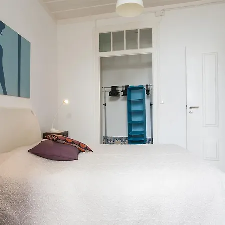 Joivy Classic 3br With Workspace In Chiado, 2mins From Baixa-chiado Subway Appartamento *