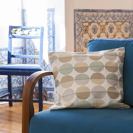 Joivy Classic 3br With Workspace In Chiado, 2mins From Baixa-chiado Subway