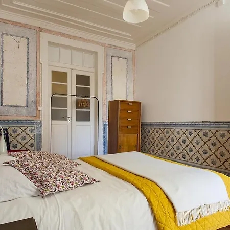 Joivy Classic 3br With Workspace In Chiado, 2mins From Baixa-chiado Subway *