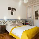 Joivy Classic 3br With Workspace In Chiado, 2mins From Baixa-chiado Subway Apartamento *