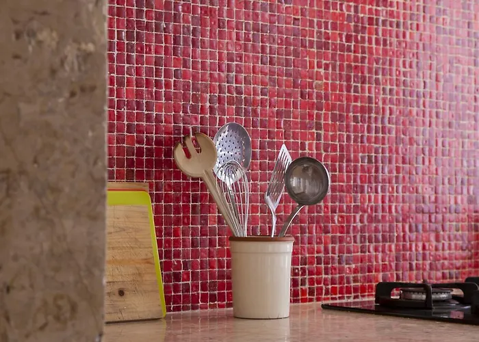 Joivy Classic 3br With Workspace In Chiado, 2mins From Baixa-chiado Subway Lizbona