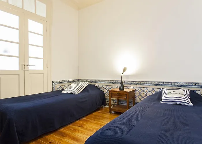 Joivy Classic 3br With Workspace In Chiado, 2mins From Baixa-chiado Subway *
