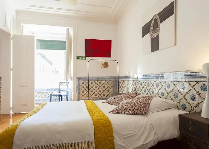 Apartament Joivy Classic 3br With Workspace In Chiado, 2mins From Baixa-chiado Subway *